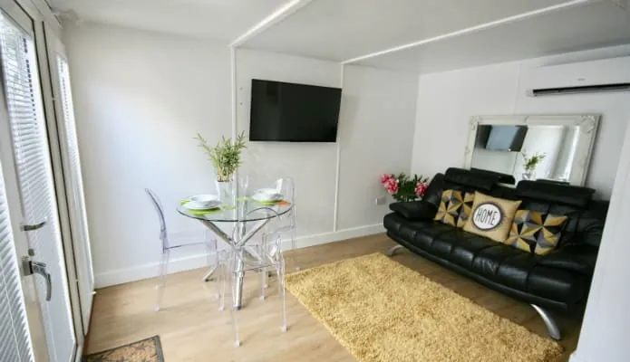 L-Shape Annexes — Booths Garden Studios